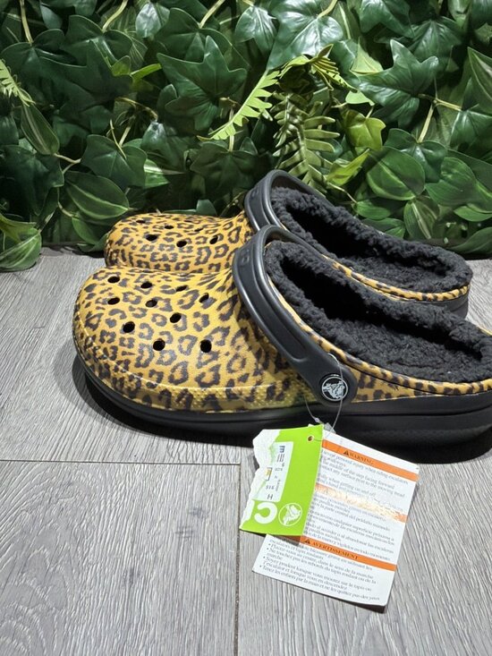 Crocs Classic Leopard Print Clogs Men\'s 7 Women\'s 9 Lined  Ankle Straps, NEW!